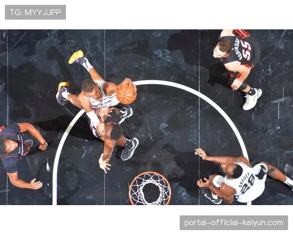 活塞防守压力未能限制马刺 坎宁安被引导至文班亚马区域 活塞防守压力未能限制马刺 坎宁安被引导至文班亚马区域